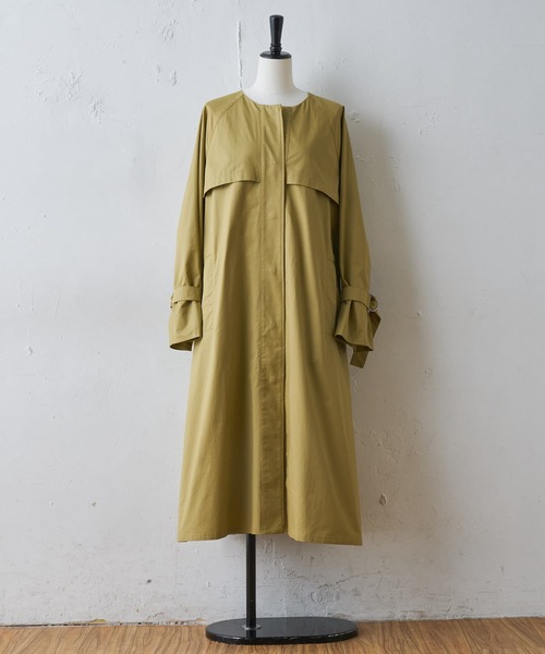 BEARDSLEY（ビアズリー）の「袖のベルトから生まれる立体感が◎ノーカラートレンチコート（トレンチコート・レディース・ライトベージュ/オリーブ・FREE）」の5枚目の写真