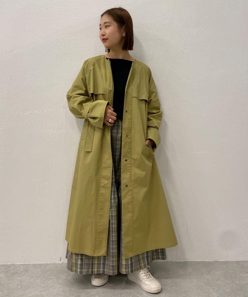 BEARDSLEY（ビアズリー）の「袖のベルトから生まれる立体感が◎ノーカラートレンチコート（トレンチコート・レディース・ライトベージュ/オリーブ・FREE）」の11枚目の写真