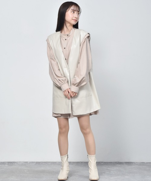 RETRO GIRL（レトロガール）の「フェイクレザーベスト（ベスト・レディース・アイボリー/ブラック/グリーン・FREE）」の7枚目の写真