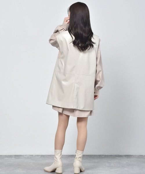 RETRO GIRL（レトロガール）の「フェイクレザーベスト（ベスト・レディース・アイボリー/ブラック/グリーン・FREE）」の10枚目の写真