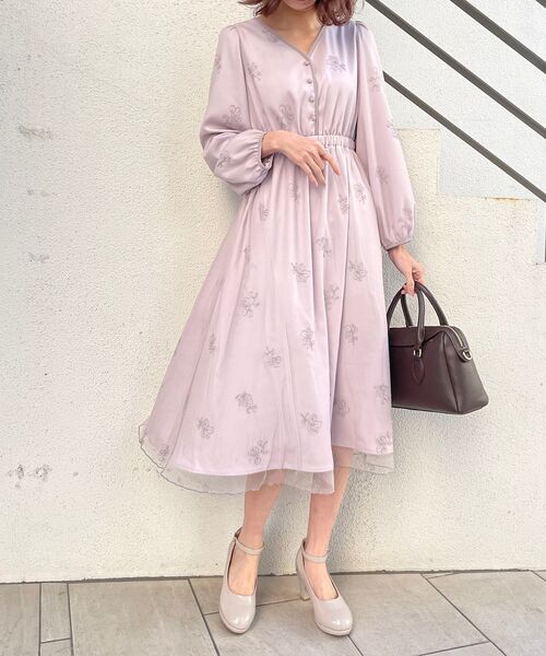 MAJESTIC LEGON(マジェスティックレゴン)の「エンブロイダリーチュールワンピース(ワンピース・レディース・アイボリー/ラベンダー/ピンクベージュ・SMALL/MEDIUM)」の1枚目の写真