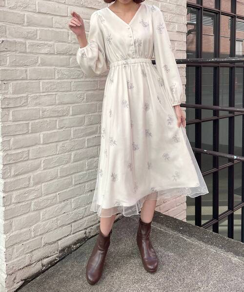 MAJESTIC LEGON(マジェスティックレゴン)の「エンブロイダリーチュールワンピース(ワンピース・レディース・アイボリー/ラベンダー/ピンクベージュ・SMALL/MEDIUM)」の22枚目の写真