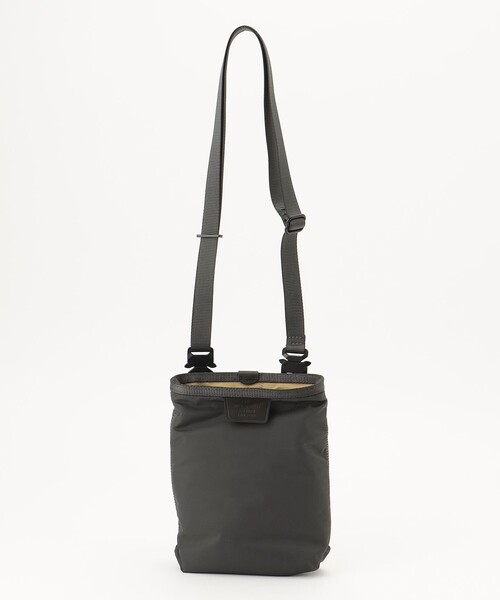 J.PRESS(ジェイプレス)の「【PLUS】ジョイントシステムミニショルダーバッグ(ショルダーバッグ・メンズ・ネイビー系/グレー系・F)」の1枚目の写真