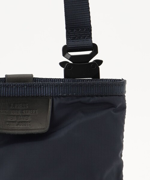 J.PRESS(ジェイプレス)の「【PLUS】ジョイントシステムミニショルダーバッグ(ショルダーバッグ・メンズ・ネイビー系/グレー系・F)」の5枚目の写真