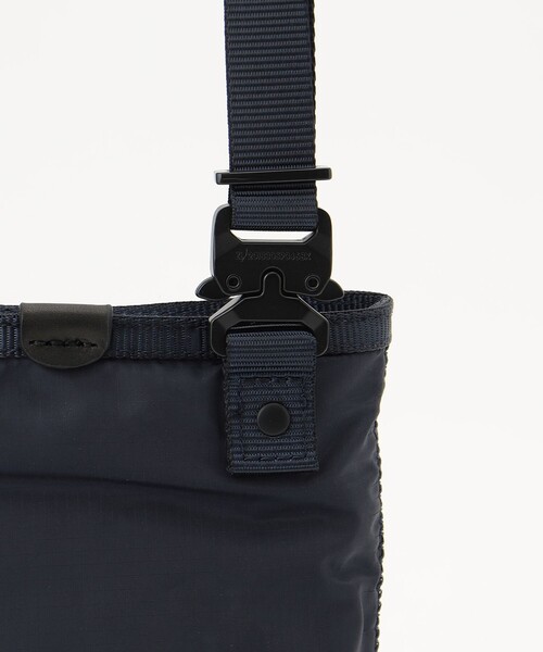 J.PRESS(ジェイプレス)の「【PLUS】ジョイントシステムミニショルダーバッグ(ショルダーバッグ・メンズ・ネイビー系/グレー系・F)」の6枚目の写真