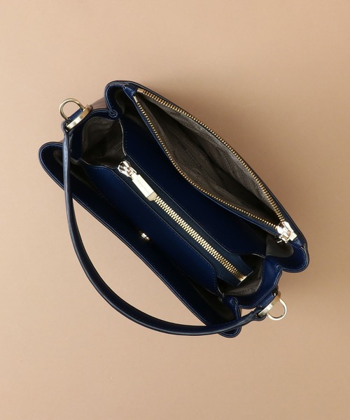 Samantha Thavasa(サマンサタバサ)の「スクエア2Wayワンハンドルバッグ(ハンドバッグ・レディース・ブラック/ベージュ/ネイビー/ライトブルー/イエロー・FREE)」の10枚目の写真