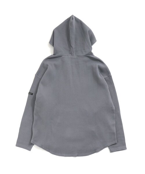 BREEZE by saori（ブリーズバイサオリ）の「WEB限定ワッフルパーカー(大人)【BREEZE by saori】（パーカー・レディース・ベージュ/ブルー・MEDIUM）」の6枚目の写真