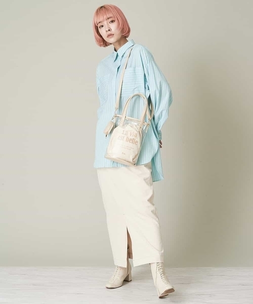 A de a.v.v(アードアー・ヴェ・ヴェ)の「PVC巾着トートバッグ(トートバッグ・レディース・ブラック/ベージュ・39)」の8枚目の写真