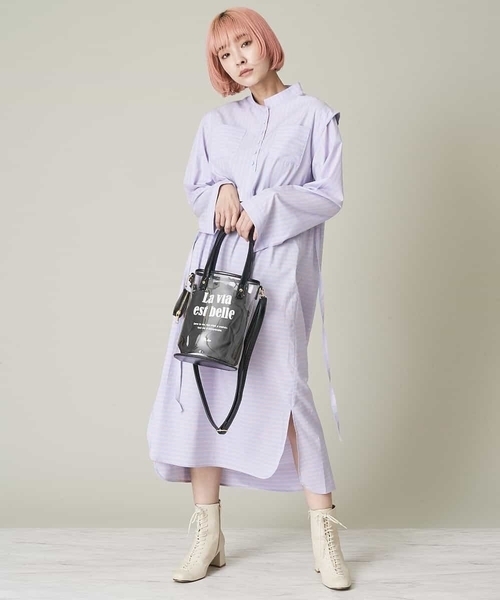 A de a.v.v(アードアー・ヴェ・ヴェ)の「PVC巾着トートバッグ(トートバッグ・レディース・ブラック/ベージュ・39)」の7枚目の写真