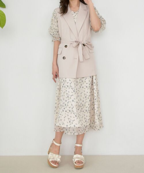 MAJESTIC LEGON（マジェスティックレゴン）の「ダブルボタンLadyジレ（ベスト・レディース・アイボリー/モカ・MEDIUM）」の3枚目の写真