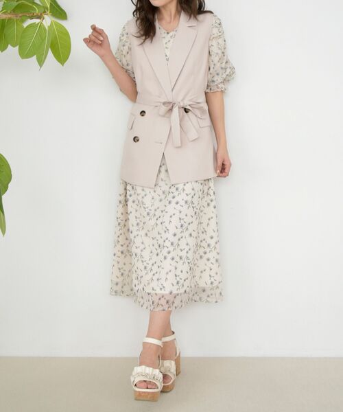 MAJESTIC LEGON（マジェスティックレゴン）の「ダブルボタンLadyジレ（ベスト・レディース・アイボリー/モカ・MEDIUM）」の4枚目の写真