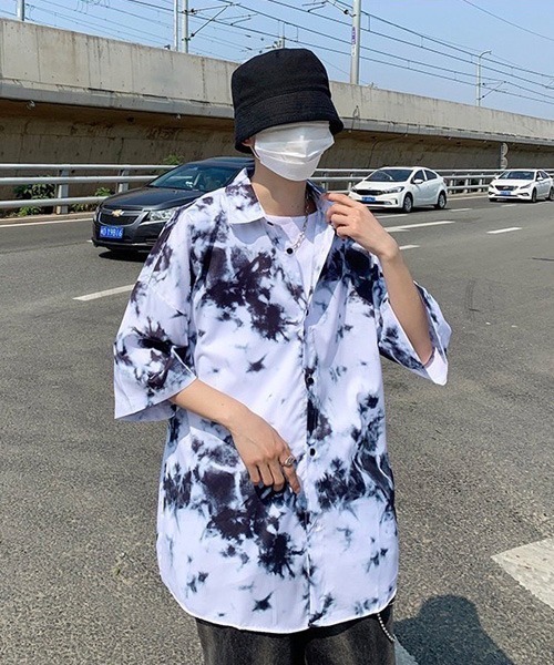 BASQUE magenta(バスクマゼンタ)の「タイダイ柄ビッグシルエットレギュラーカラー半袖シャツ(シャツ/ブラウス・メンズ・ブラック/ブルー・FREE)」の5枚目の写真