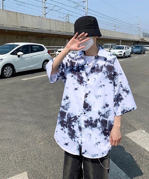 BASQUE magenta(バスクマゼンタ)の「タイダイ柄ビッグシルエットレギュラーカラー半袖シャツ(シャツ/ブラウス・メンズ・ブラック/ブルー・FREE)」の6枚目の写真