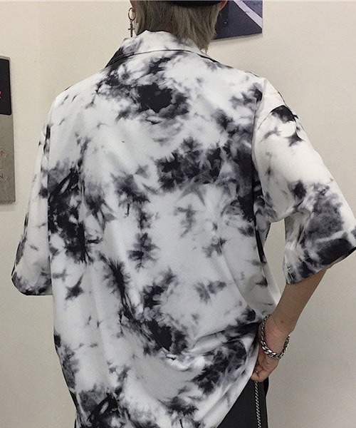 BASQUE magenta(バスクマゼンタ)の「タイダイ柄ビッグシルエットレギュラーカラー半袖シャツ(シャツ/ブラウス・メンズ・ブラック/ブルー・FREE)」の10枚目の写真