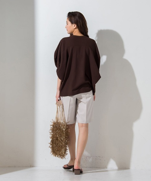 socolla（ソコラ）の「【socolla】サッカードルマンプルオーバー≪洗濯機で洗える≫（シャツ/ブラウス・レディース・ホワイト/ブラウン/ブラック系その他/ブルー系その他・M）」の21枚目の写真