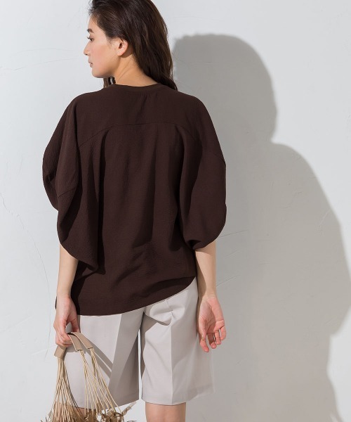 socolla（ソコラ）の「【socolla】サッカードルマンプルオーバー≪洗濯機で洗える≫（シャツ/ブラウス・レディース・ホワイト/ブラウン/ブラック系その他/ブルー系その他・M）」の18枚目の写真