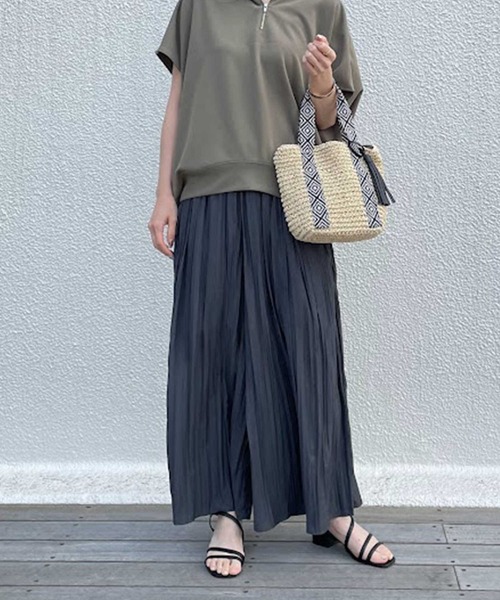 HONEYSUCKLE ROSE(ハニーサックルローズ)の「スカート風のフレア感が魅力【HONEYSUCKLE ROSE】ランダムプリーツスカーチョ(その他パンツ・レディース・パープル/イエロー/グリーン/ダークグレー/ベージュ・L)」の2枚目の写真