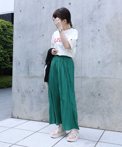 HONEYSUCKLE ROSE(ハニーサックルローズ)の「スカート風のフレア感が魅力【HONEYSUCKLE ROSE】ランダムプリーツスカーチョ(その他パンツ・レディース・パープル/イエロー/グリーン/ダークグレー/ベージュ・L)」の13枚目の写真