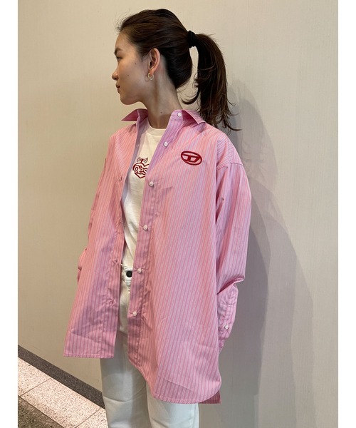 DIESEL（ディーゼル）の「レディース シャツ 長袖 ストライプ ルーズフィット（シャツ/ブラウス・レディース・ピンク・SMALL/MEDIUM/X-SMALL/XX-SMALL）」の7枚目の写真