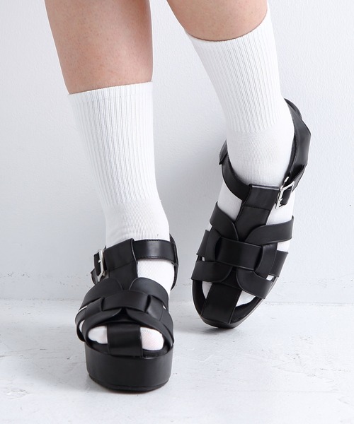 Newlyme(ニューリーミー)の「やみつき厚底グルカサンダル(サンダル・レディース・ホワイト/ブラック・22.5cm/23cm/24cm/24.5cm/25.5cm/26cm/23.5cm/25cm/22cm)」の14枚目の写真