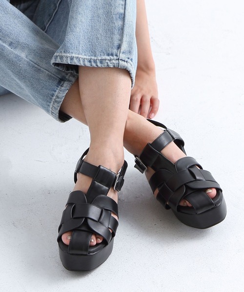 Newlyme(ニューリーミー)の「やみつき厚底グルカサンダル(サンダル・レディース・ホワイト/ブラック・22.5cm/23cm/24cm/24.5cm/25.5cm/26cm/23.5cm/25cm/22cm)」の11枚目の写真