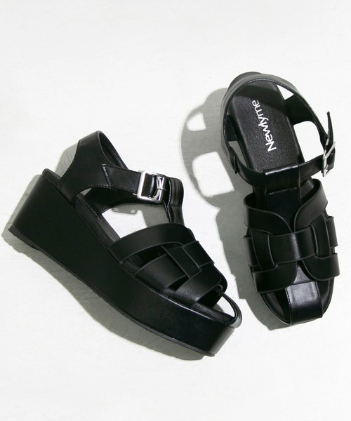 Newlyme(ニューリーミー)の「やみつき厚底グルカサンダル(サンダル・レディース・ホワイト/ブラック・22.5cm/23cm/24cm/24.5cm/25.5cm/26cm/23.5cm/25cm/22cm)」の16枚目の写真