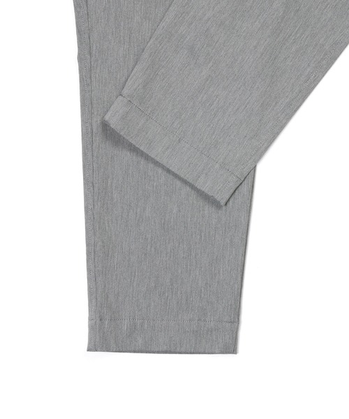 The DUFFER of ST.GEORGE（ザダファーオブセントジョージ）の「『WONDER SHAPE』PIQUE CROPPED：360°全方向高伸縮 『ワンダーシェイプ』クロップド イージーパンツ（チノパンツ・メンズ・グレー/ブラック/ライトグレー・LARGE/X-LARGE/MEDIUM/SMALL）」の11枚目の写真