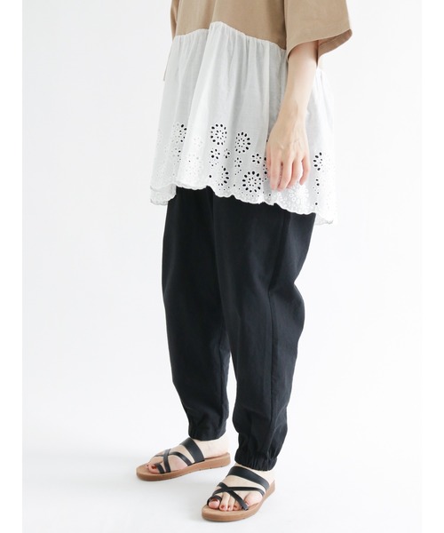 Samansa Mos2(サマンサ モスモス)の「裾絞りパンツ(その他パンツ・レディース・ブラック/ベージュ/オフホワイト・フリ-)」の8枚目の写真