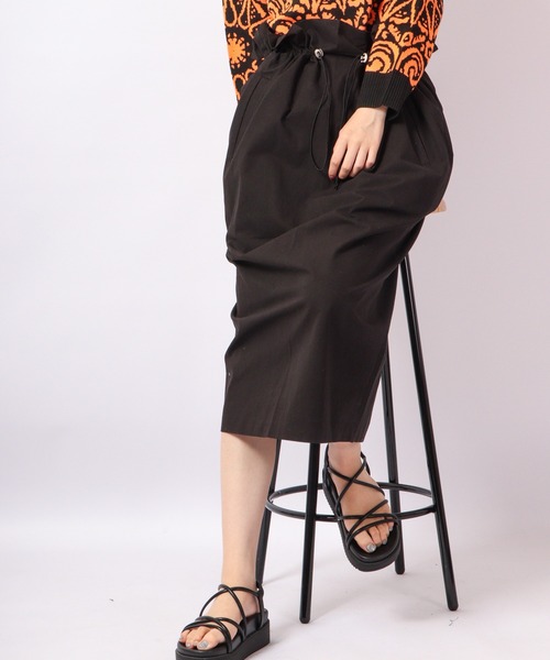 TRANOI（トラノイ）の「TRANOI ウエストギャザースカート（スカート・レディース・ブラック/ベージュ/カーキ・FREE）」の8枚目の写真