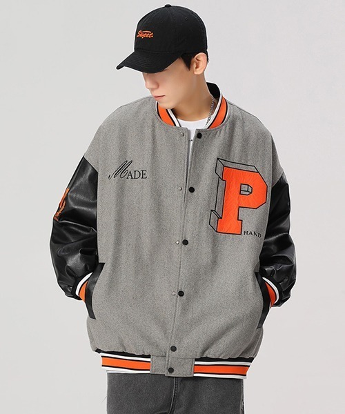 Ressaca(レサーカ)の「オーバーサイズ ワッペンロゴ刺繍スタジャン フェイクレザー切り替えブルゾン(スタジャン・メンズ・ブラウン系その他/ブラック/ブラック系その他2/ブラウン系その他2/ブラック系その他/グレー/ブラウン/グリーン/グリーン系その他2・M/XL/L)」の2枚目の写真