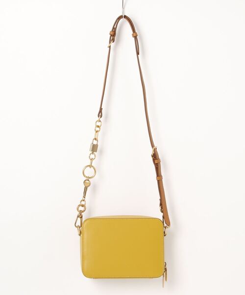 CHARLES & KEITH ショルダーバッグ チェーン マスタード 新品 CHARLES & KEITH ショルダーバッグ チェーン マスタード 新品