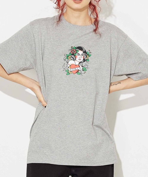X-girl(エックスガール)の「X-girl × YUSUKE GIRL S/S TEE(Tシャツ/カットソー・レディース・ライトブルー/アッシュグレー/ホワイト・S/M/L/XL)」の3枚目の写真