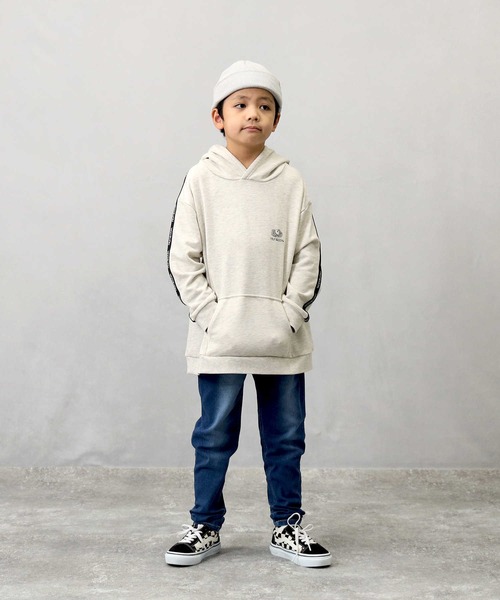FRUIT OF THE LOOM(フルーツオブザルーム)の「【FRUIT OF THE LOOM】袖テープパーカー(パーカー・キッズ・ブラック/オフホワイト・150/160/140/130/120)」の5枚目の写真