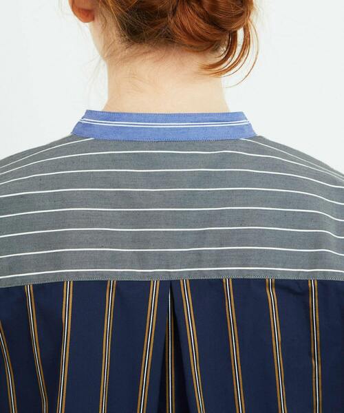 FRAPBOIS（フラボア）の「ストラシャツ（シャツ/ブラウス・レディース・ネイビー/ブルー・1/2）」の6枚目の写真