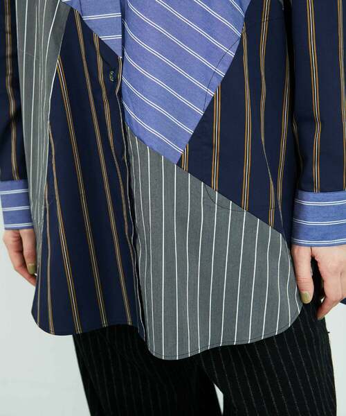 FRAPBOIS（フラボア）の「ストラシャツ（シャツ/ブラウス・レディース・ネイビー/ブルー・1/2）」の8枚目の写真