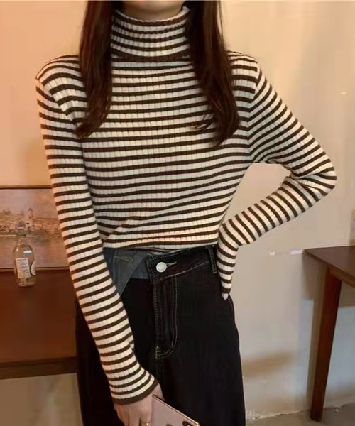 Nia（ニア）の「Nia(ニア)/ボーダータートルネック（ニット/セーター・レディース・レッド/グレー/イエロー/グリーン/ブラック/ブラウン・FREE）」の2枚目の写真