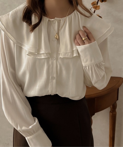 apres jour clair（アプレジュールクレア）の「【apres jour clair】2WAYラッフルブラウス【ZOZOTOWN限定アイテム】（シャツ/ブラウス・レディース・ライトベージュ/オフホワイト・X-LARGE/フリー）」の5枚目の写真