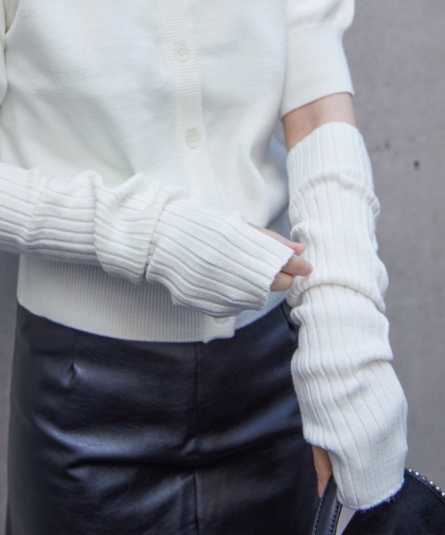 Fashion Letter(ファッションレター)の「12G アームカバー付き ニットトップス(ニット/セーター・レディース・グリーン系その他/オフホワイト/ブラック/グレイッシュベージュ・M)」の5枚目の写真