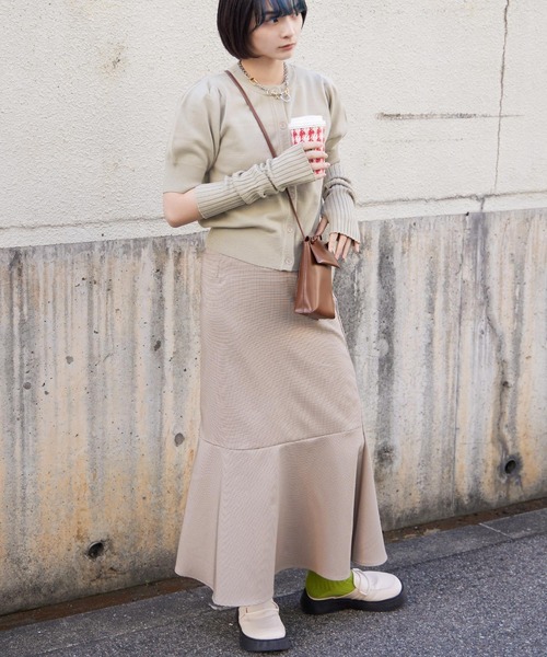 Fashion Letter(ファッションレター)の「12G アームカバー付き ニットトップス(ニット/セーター・レディース・グリーン系その他/オフホワイト/ブラック/グレイッシュベージュ・M)」の14枚目の写真