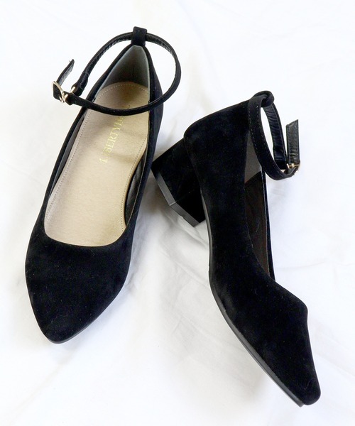 LibertyDoll(リバティードール)の「LibertyDoll/ポインテッドトゥ4cmチャンキーヒールストラップパンプス(5511)(パンプス・レディース・シルバー/ブラック/グレー/ベージュ/ブラック系その他/ネイビー/ブラウン/レッド・LL/SS/S/M/3L/L)」の2枚目の写真
