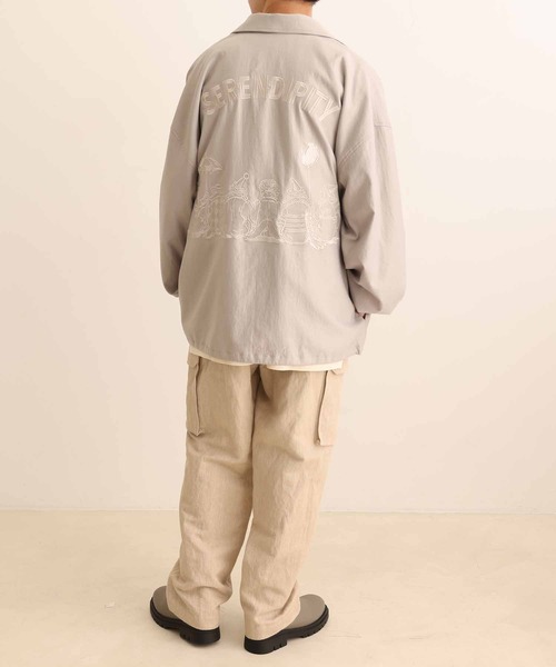 ADAM ET ROPE'(アダムエロペ)の「片畦 Vネック オーバー ニット ベスト(ベスト・メンズ・ブルー系その他/オフホワイト/ブラック・M/L)」の9枚目の写真