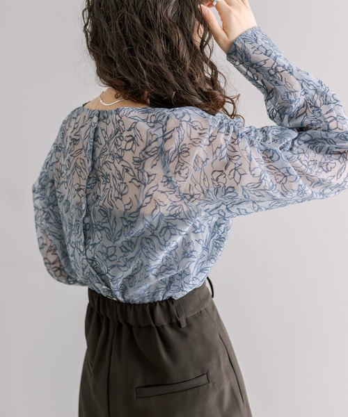 mystic（ミスティック）の「シアーパフスリーブブラウス（シャツ/ブラウス・レディース・ベージュ/ネイビー/ブルー/アイボリー・FREE）」の11枚目の写真