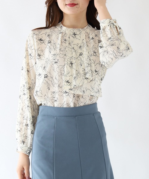 TRUDEA(トルディア)の「花柄フリルボウタイブラウス(シャツ/ブラウス・レディース・ホワイト/ブラック・MEDIUM/LARGE)」の2枚目の写真
