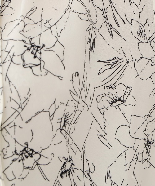 TRUDEA(トルディア)の「花柄フリルボウタイブラウス(シャツ/ブラウス・レディース・ホワイト/ブラック・MEDIUM/LARGE)」の8枚目の写真
