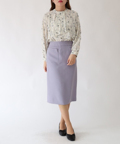 TRUDEA(トルディア)の「花柄フリルボウタイブラウス(シャツ/ブラウス・レディース・ホワイト/ブラック・MEDIUM/LARGE)」の5枚目の写真