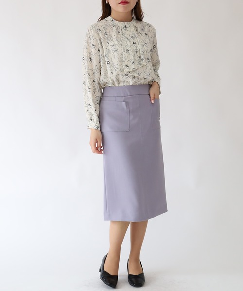 TRUDEA(トルディア)の「花柄フリルボウタイブラウス(シャツ/ブラウス・レディース・ホワイト/ブラック・MEDIUM/LARGE)」の7枚目の写真