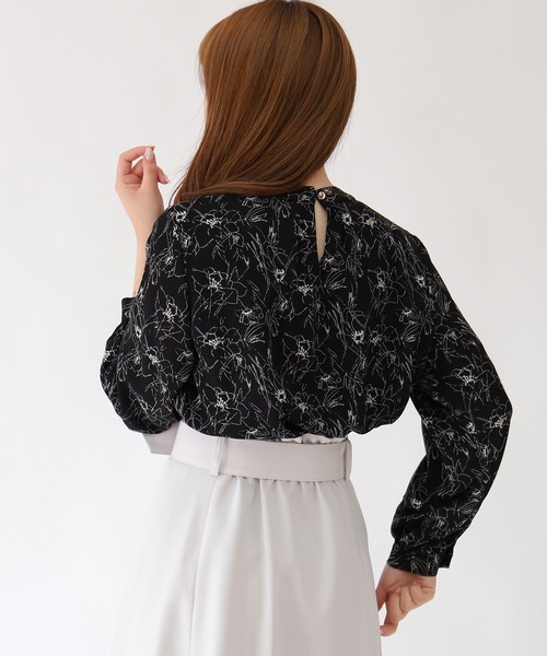 TRUDEA(トルディア)の「花柄フリルボウタイブラウス(シャツ/ブラウス・レディース・ホワイト/ブラック・MEDIUM/LARGE)」の10枚目の写真
