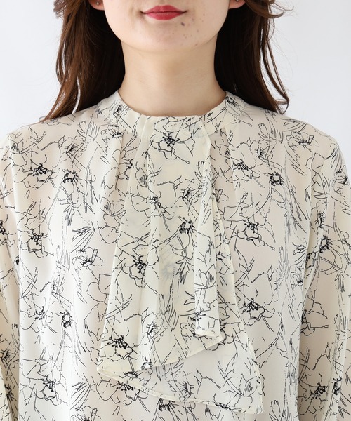TRUDEA(トルディア)の「花柄フリルボウタイブラウス(シャツ/ブラウス・レディース・ホワイト/ブラック・MEDIUM/LARGE)」の18枚目の写真