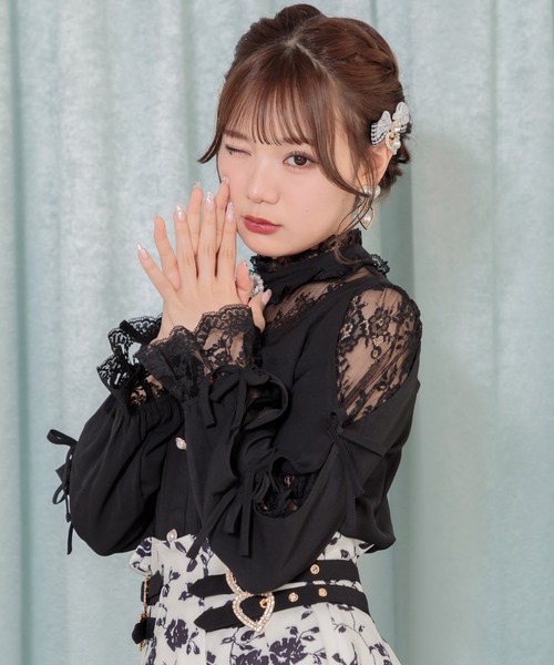 ROJITA(ロジータ)の「チョーカー風ネック袖リボンブラウス(シャツ/ブラウス・レディース・グレー/ホワイト/ブラック・FREE)」の6枚目の写真
