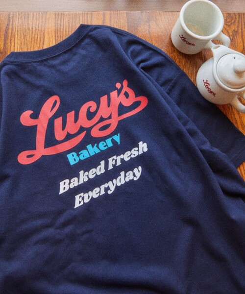 FREAK'S STORE（フリークスストア）の「【限定展開】LUCY'S BAKERY×FREAK'S STORE/ルーシーズベーカリー 別注 ビッグシルエット バックプリント クルーネックTシャツ（Tシャツ/カットソー・メンズ・ホワイト/ブラック/ネイビー/ライトピンク/その他9・SMALL/MEDIUM/LARGE）」の3枚目の写真